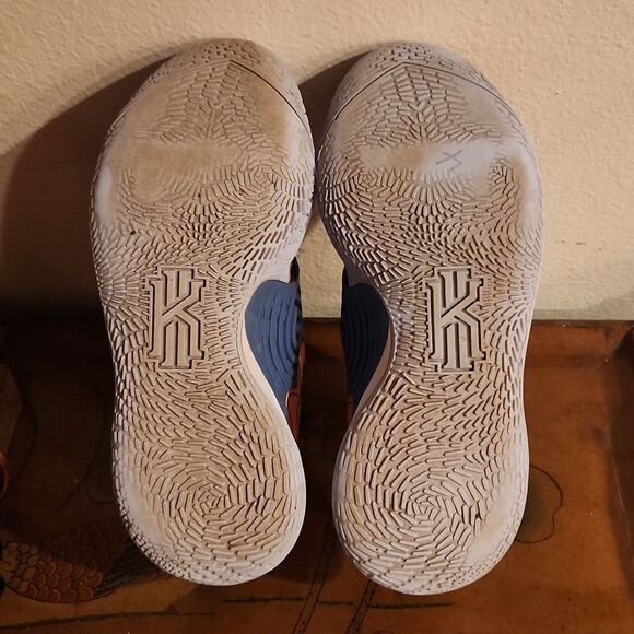 Nike Kyrie 3 Low Tie Dye Shoes 11.5 - Picture 9 of 10